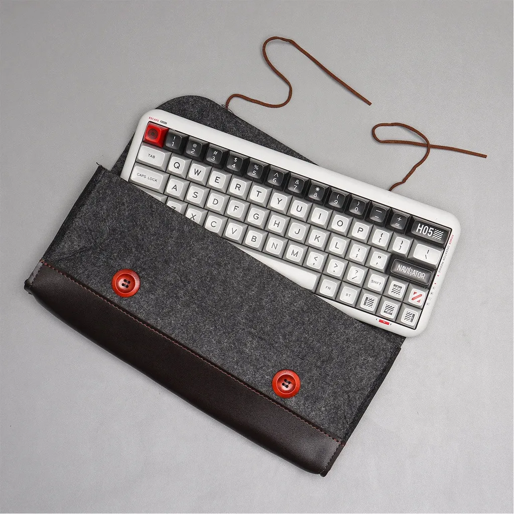 【In Stock】SKYLINE Keyboard Bag Storage Bag Felt Dust-proof Bag Portable Protective Cover For Mechanical Keyboard Dust-proof And
【In Stock】SKYLINE Keyboard Bag Storage Bag Felt Dust-proof Bag Portable Protective Cover For Mechanical Keyboard Dust-proof And