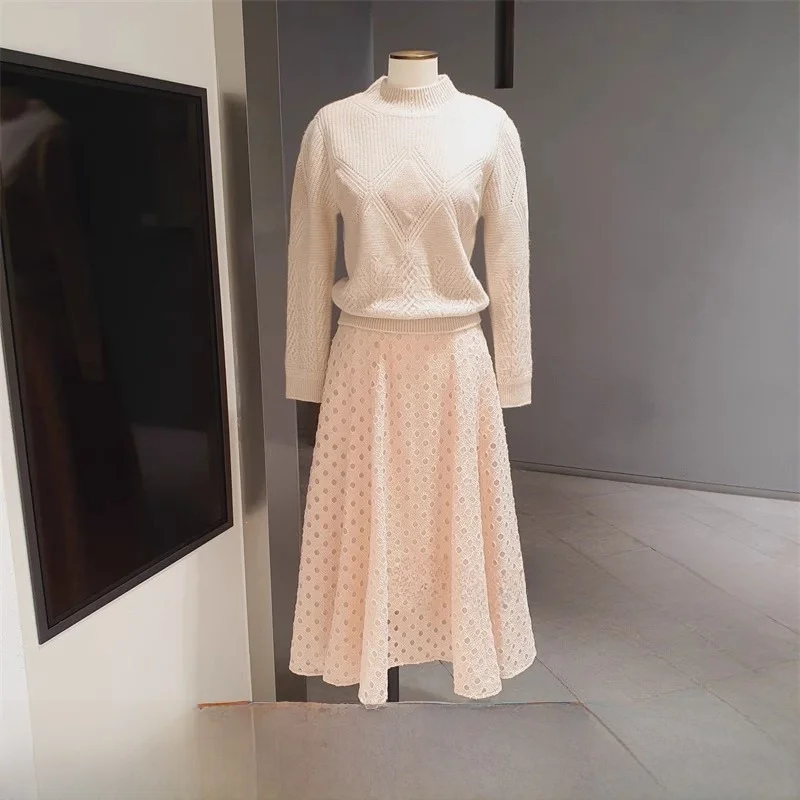 Wool Knitted Sweater Color Block Commuter Versatile Soft Korean Style Long Sleeve round Neck Warm Thickened Ladies Fashion
Wool Knitted Sweater Color Block Commuter Versatile Soft Korean Style Long Sleeve round Neck Warm Thickened Ladies Fashion