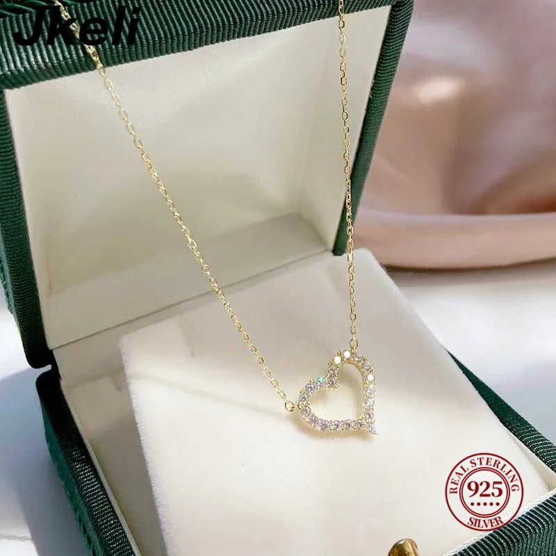 Korean Fashion Necklace for Women Heart Shaped Zircon Necklace Pendant Temperament Clavicle Chain Birthday Party Jewelry Gift
Korean Fashion Necklace for Women Heart Shaped Zircon Necklace Pendant Temperament Clavicle Chain Birthday Party Jewelry Gift