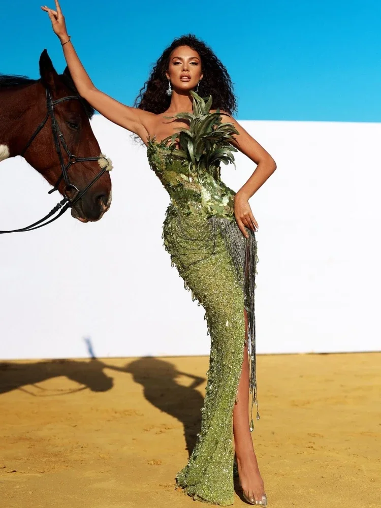 Elegant Green Off Shoulder Feather Chain Design Crystal Sequins Split Long Dress Women Sexy Luxury Evening Party Maxi Gowns
Elegant Green Off Shoulder Feather Chain Design Crystal Sequins Split Long Dress Women Sexy Luxury Evening Party Maxi Gowns