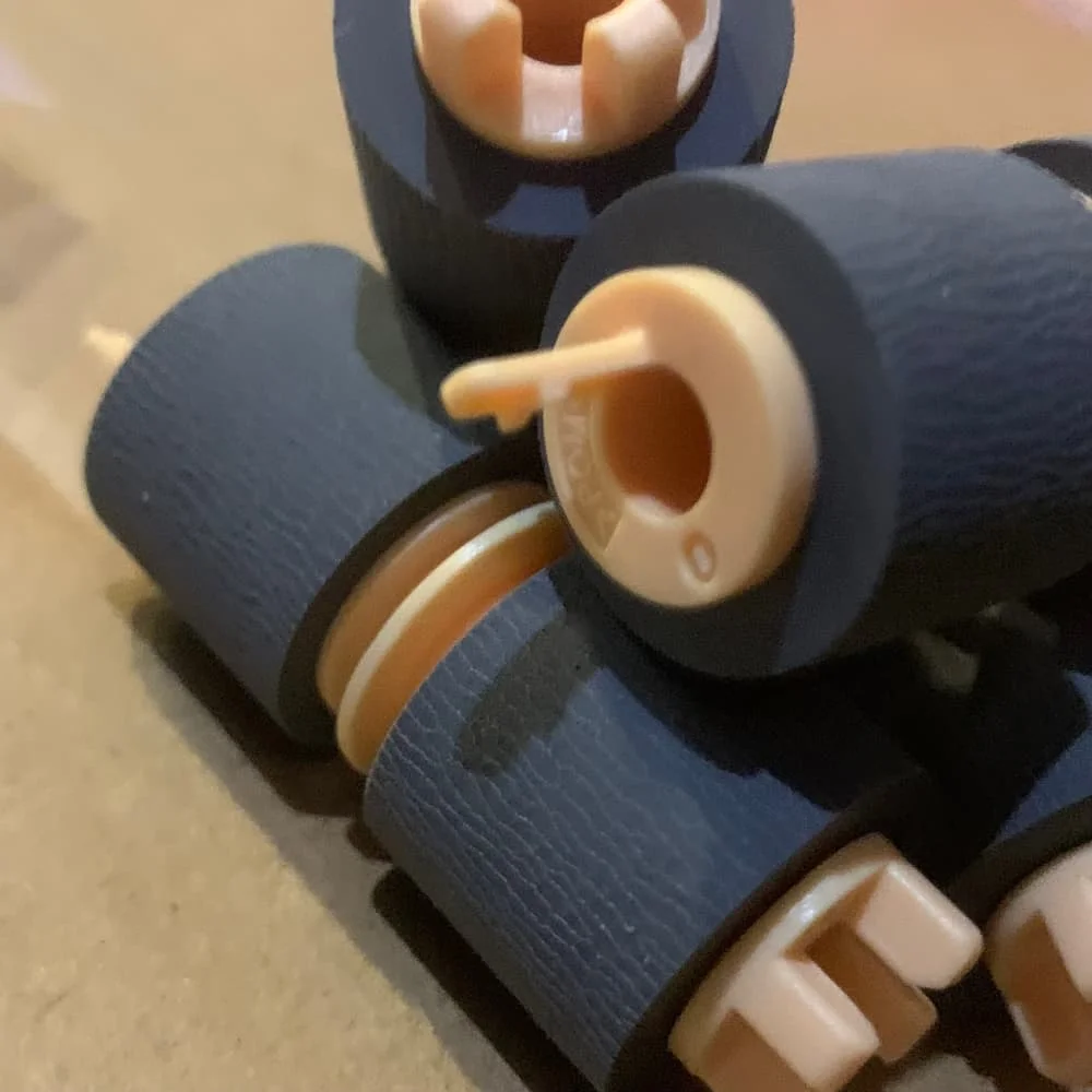 100 шт. ролик захвата бумаги для Xerox DocuColor 5065 6075 240 250 242 252 260 7025 7030 7035 8000 550 560 570 2060 3060 3065
100 шт. ролик захвата бумаги для Xerox DocuColor 5065 6075 240 250 242 252 260 7025 7030 7035 8000 550 560 570 2060 3060 3065