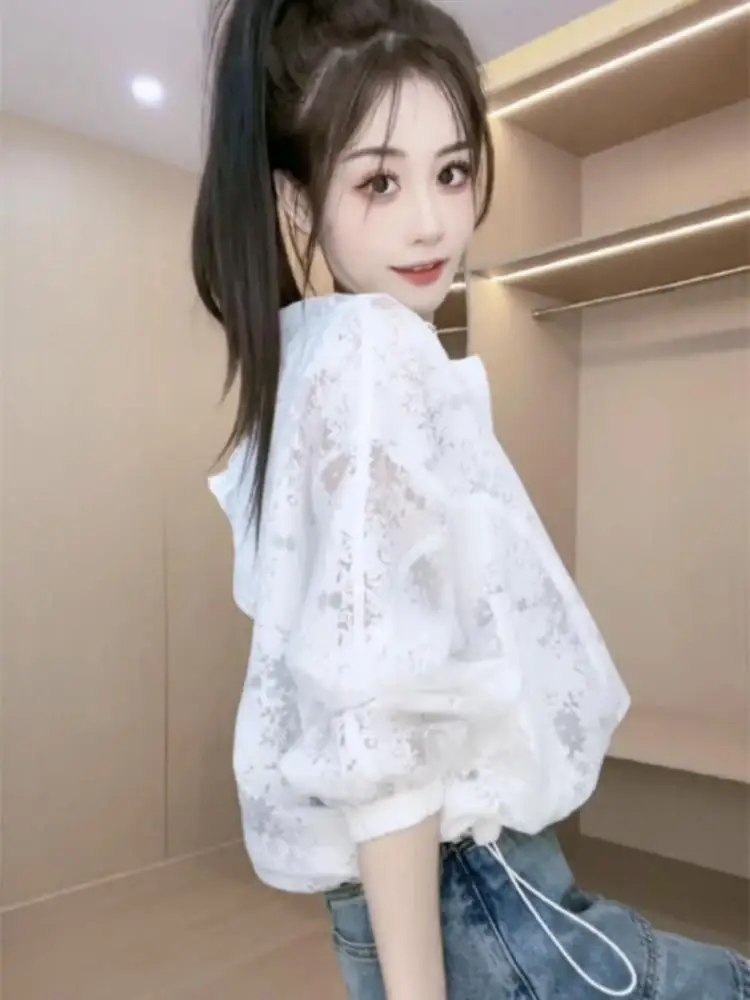 Korean Style Casual Breathable Hooded Sun Protection Short Jacket Women Summer 2026 New White Fashion Hollow Versatile Top
Korean Style Casual Breathable Hooded Sun Protection Short Jacket Women Summer 2026 New White Fashion Hollow Versatile Top