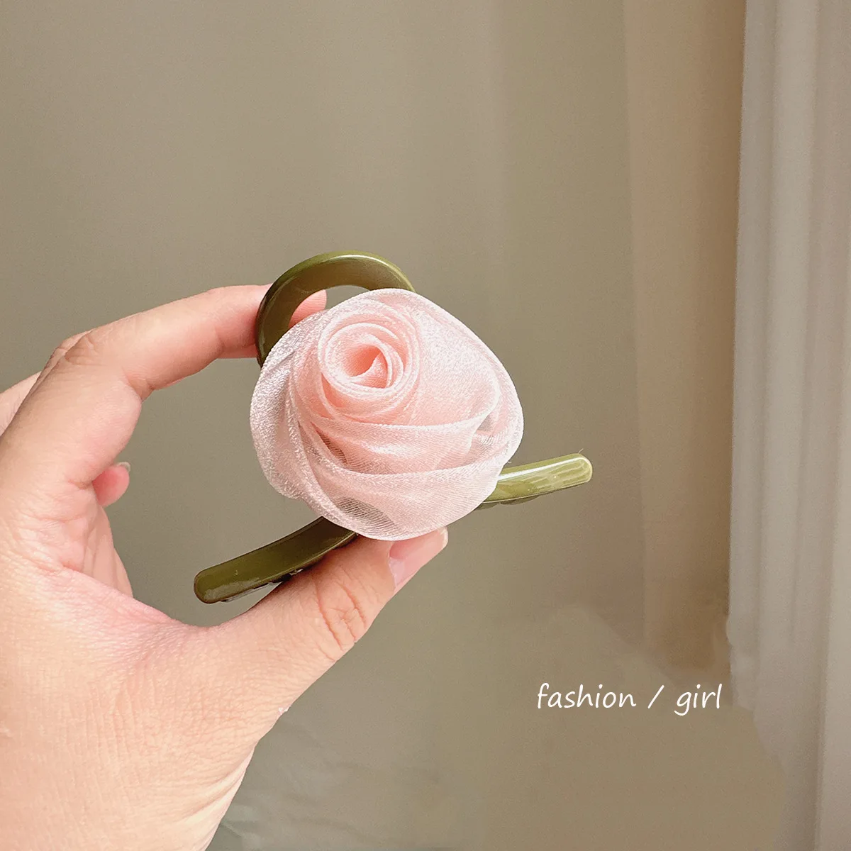 Mesh Shark Hair Clip Dried Rose Ethereal Forest Style Premium Fluffy Back Head Daily Wear Pink
Mesh Shark Hair Clip Dried Rose Ethereal Forest Style Premium Fluffy Back Head Daily Wear Pink