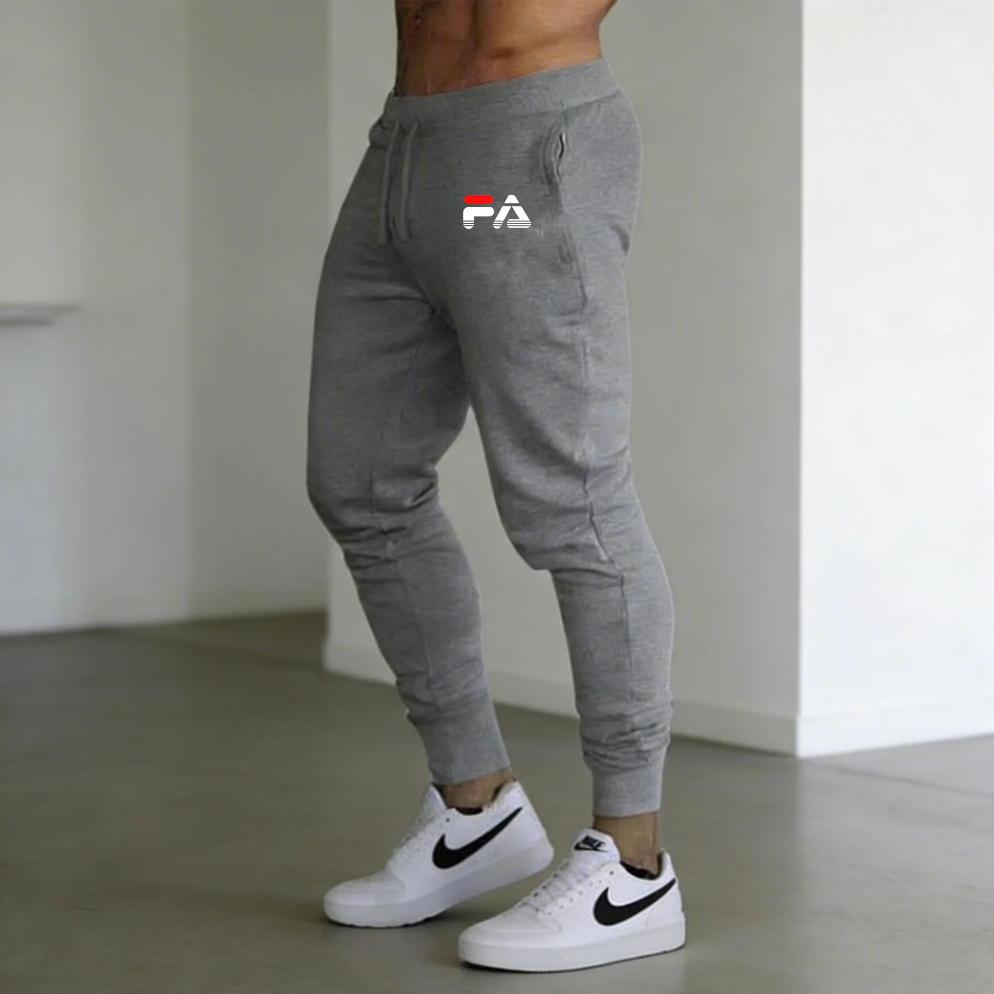 Новые тренировочные брюки для мужчин с принтом, повседневные спортивные брюки для бега, тренировок, джоггинга, длинные брюки для спортзала, спортивные штаны для мужчин, джоггеры.
Новые тренировочные брюки для мужчин с принтом, повседневные спортивные брюки для бега, тренировок, джоггинга, длинные брюки для спортзала, спортивные штаны для мужчин, джоггеры.