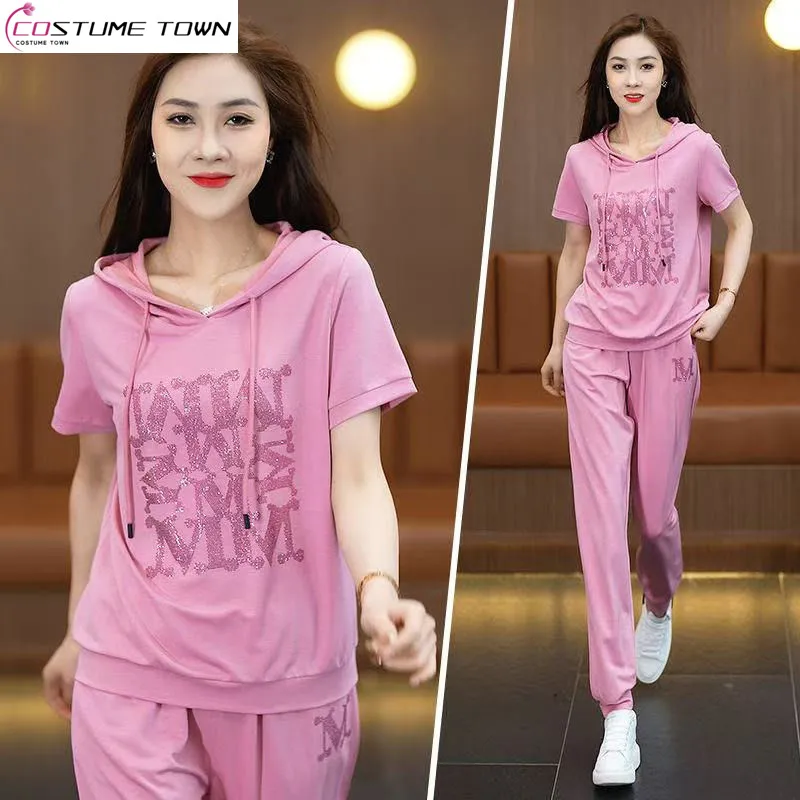 Fashion sports suit women's summer new style hot diamond short sleeved hooded top+casual pants two-piece set trendy
Fashion sports suit women's summer new style hot diamond short sleeved hooded top+casual pants two-piece set trendy