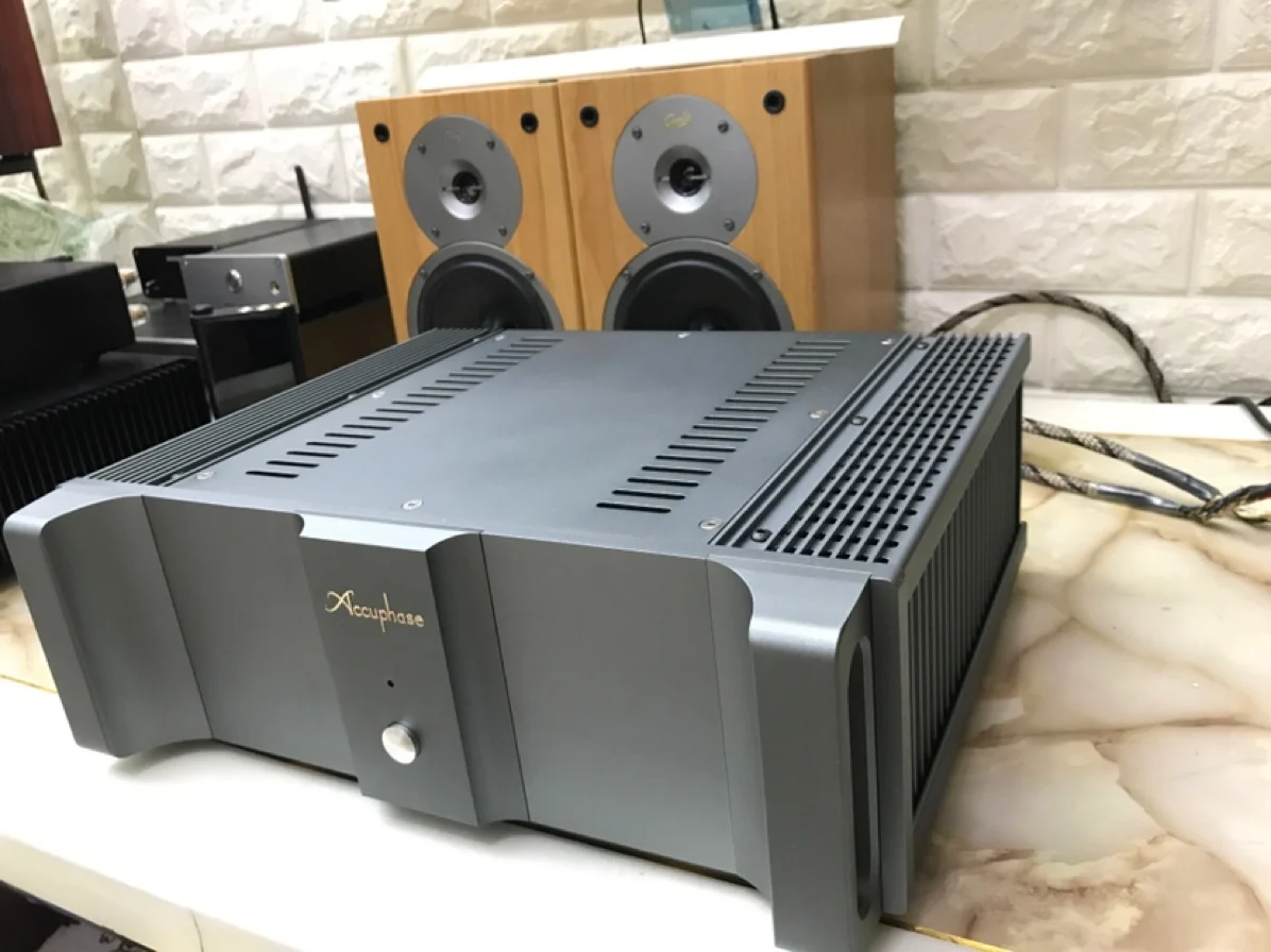 J3 is a replica of Japan's golden voice pure power amplifier 20W x 2 pure class A, 200W x 2 class A and B vocals
J3 is a replica of Japan's golden voice pure power amplifier 20W x 2 pure class A, 200W x 2 class A and B vocals