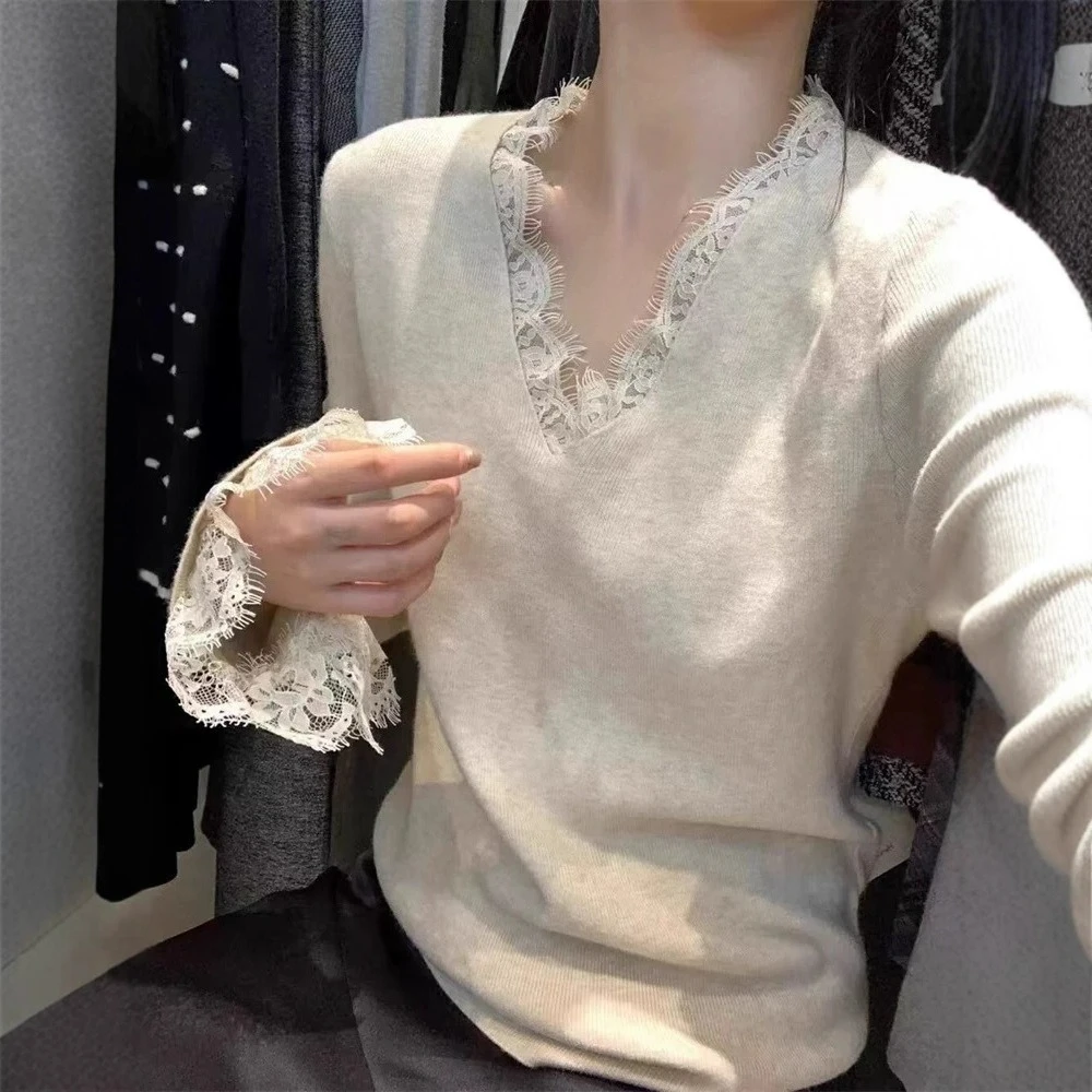 Korean Lace Patchwork Knitted Base Shirt for Women Autumn Winter V-neck Inner Long Sleeved Sweater Top
Korean Lace Patchwork Knitted Base Shirt for Women Autumn Winter V-neck Inner Long Sleeved Sweater Top