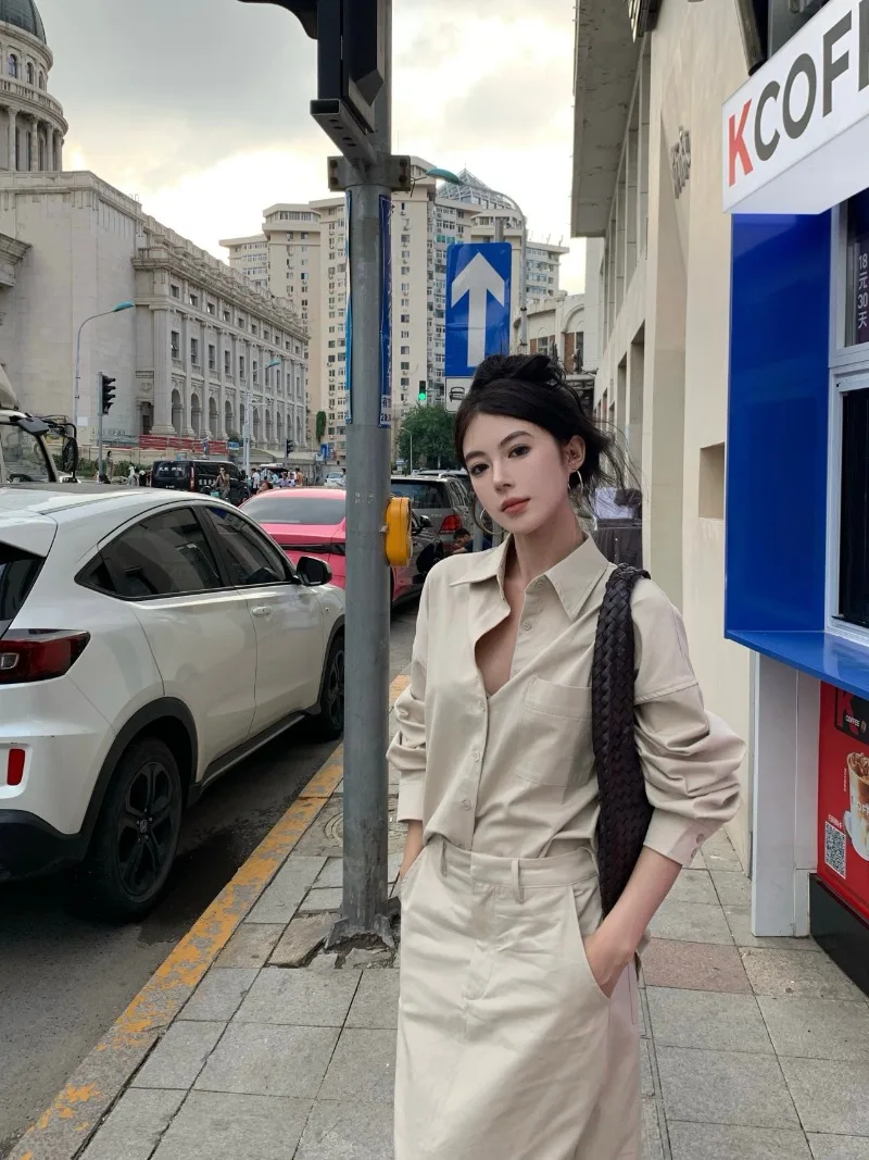 Autumn New Women Two Piece Skirt Sets Retro Polo-neck Long Sleeve Loose Shirt Tops + High Waist A Line Long Skirt Outfits
Autumn New Women Two Piece Skirt Sets Retro Polo-neck Long Sleeve Loose Shirt Tops + High Waist A Line Long Skirt Outfits