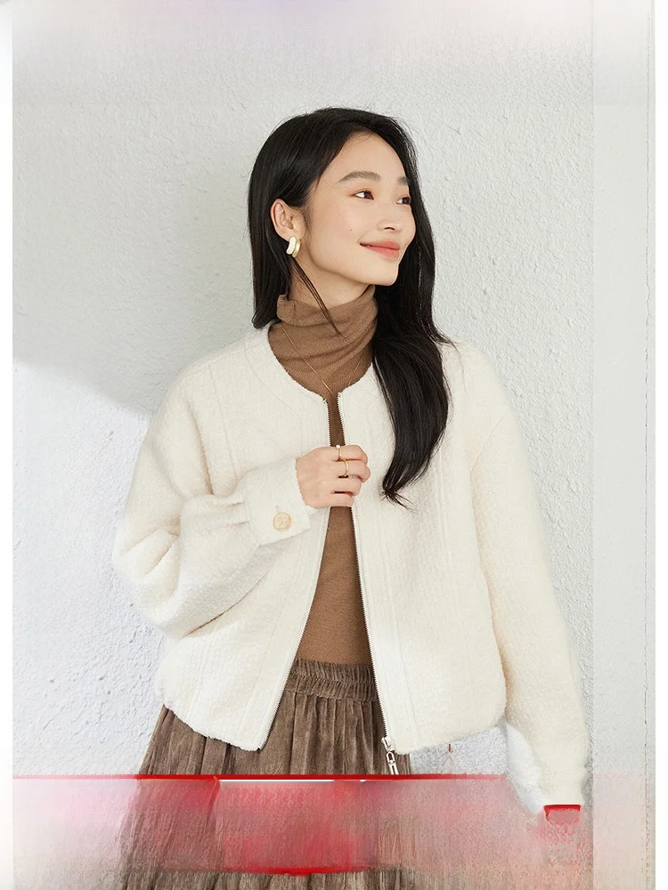 Women's Wool Blend ort Coat 2025 Autumn Winter New Sle Velvet Outerwear Faionable Zipper Design round Ne Long Sve
Women's Wool Blend ort Coat 2025 Autumn Winter New Sle Velvet Outerwear Faionable Zipper Design round Ne Long Sve