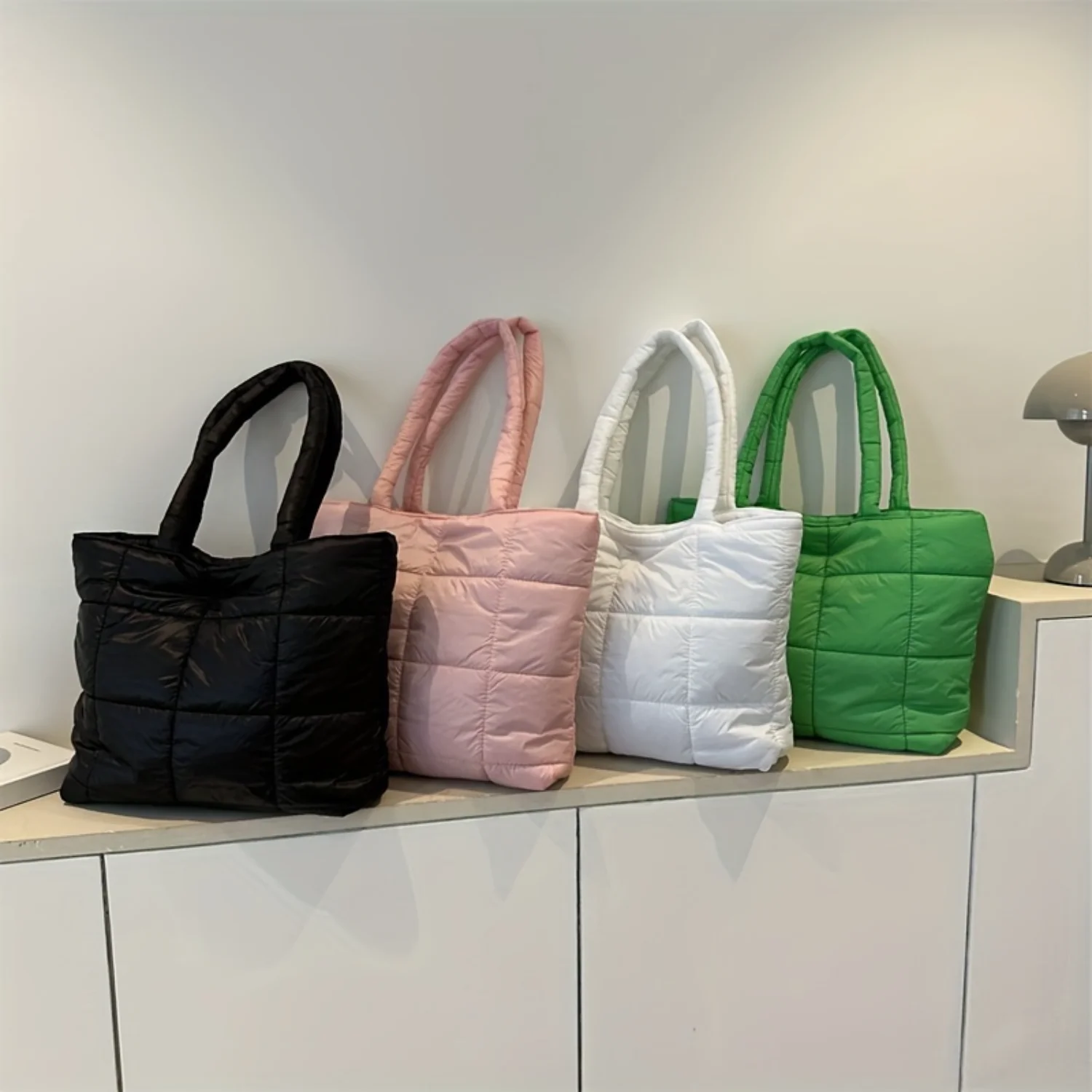 Solid Color Padded Tote Bag, Classic All-Match Top Handle Shoulder Bag, Versatile Soft Handbag
Solid Color Padded Tote Bag, Classic All-Match Top Handle Shoulder Bag, Versatile Soft Handbag
