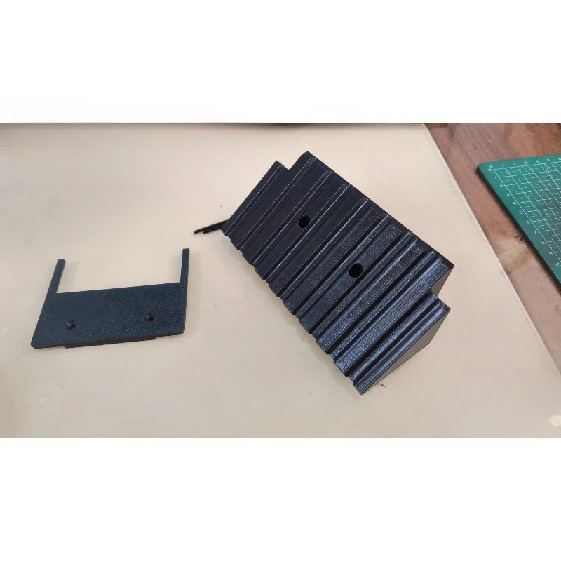 For CROSSRC EMO XX XXL 1/6 Scale RC Crawler Realistic Engine Skid Plate Upgrade Modification Parts Damage-Free Installation
For CROSSRC EMO XX XXL 1/6 Scale RC Crawler Realistic Engine Skid Plate Upgrade Modification Parts Damage-Free Installation
