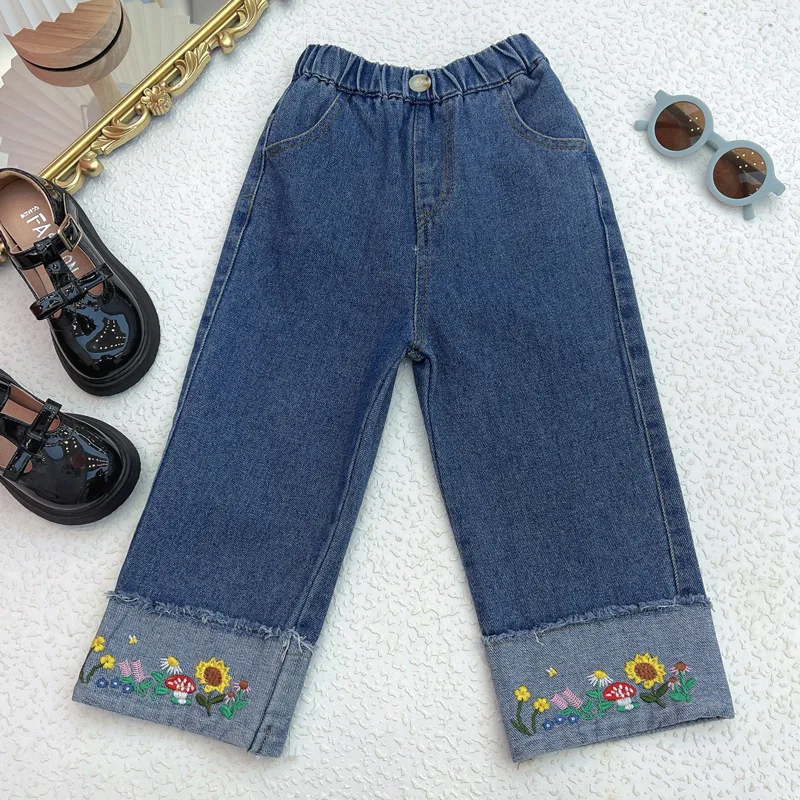 2024Spring and Autumn New Girls' Jeans Baby Children Embroidered Trousers Flanging Loose Wide-Leg Pants Fashion
2024Spring and Autumn New Girls' Jeans Baby Children Embroidered Trousers Flanging Loose Wide-Leg Pants Fashion