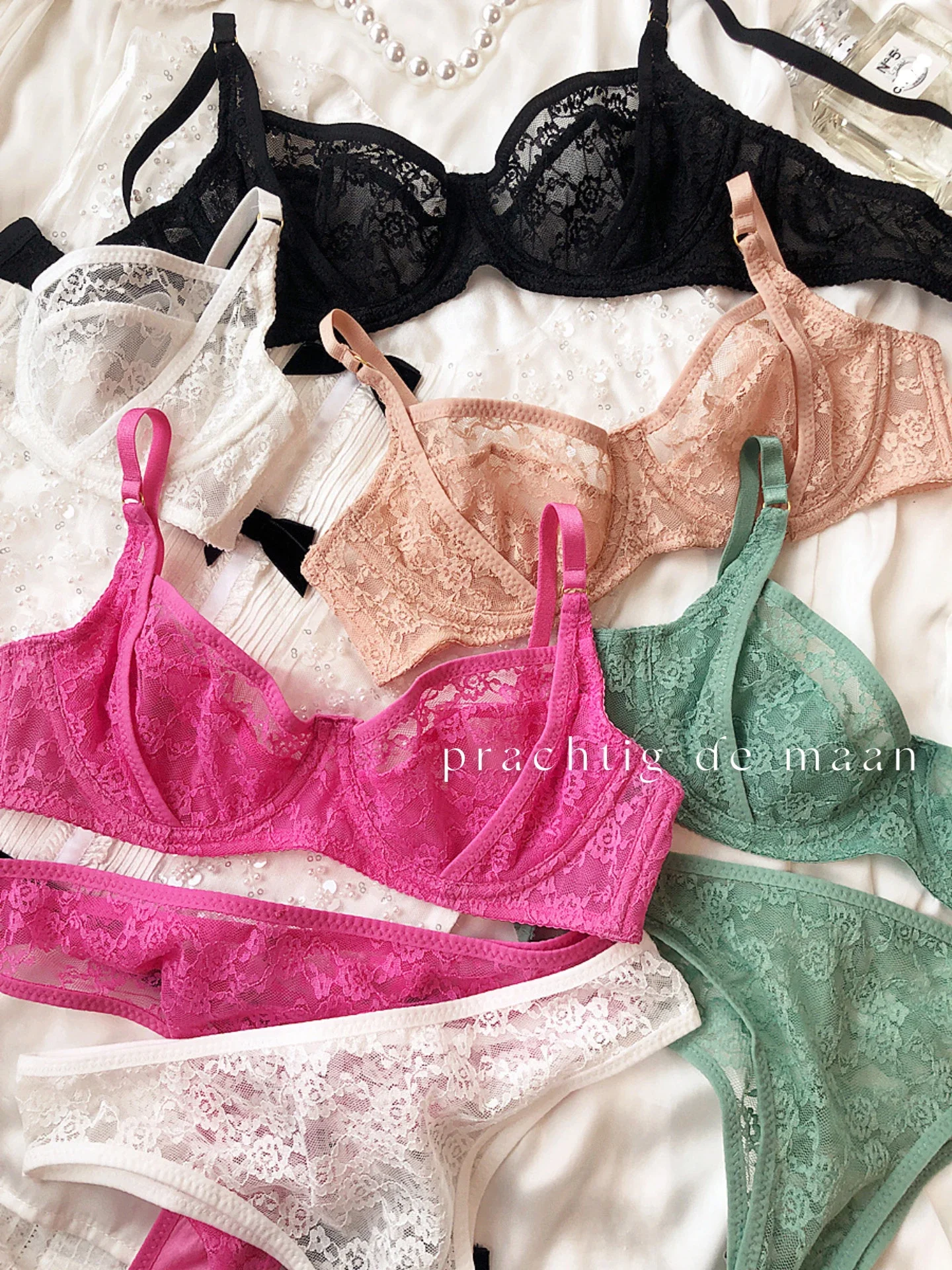 French Sexy Women Underwear Set Ultra Thin Lace Embroidery Bra Set Summer Comfort Breathable Brassiere and T-back Lingerie Sets
French Sexy Women Underwear Set Ultra Thin Lace Embroidery Bra Set Summer Comfort Breathable Brassiere and T-back Lingerie Sets
