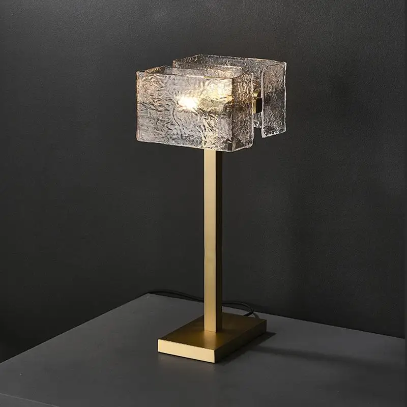 Light luxury, all copper, desk lamp, postmodern, bedroom, bedside lamp, atmosphere, high-end, hotel, study
Light luxury, all copper, desk lamp, postmodern, bedroom, bedside lamp, atmosphere, high-end, hotel, study