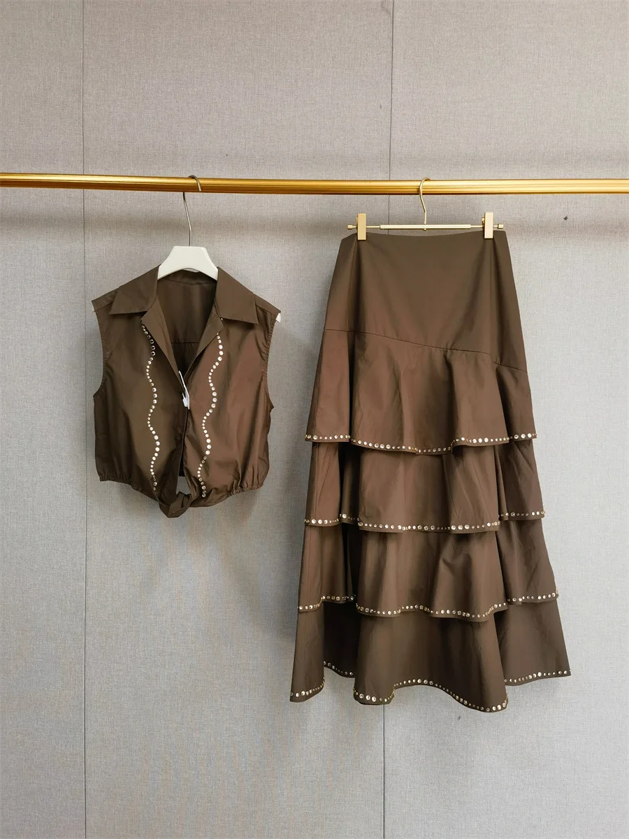Spring 2026 Early Heavy Duty Rhinestone Bow Tie Waistless Sleeveless Suit Collar Top Half Skirt Set Women's Fashion Set
Spring 2026 Early Heavy Duty Rhinestone Bow Tie Waistless Sleeveless Suit Collar Top Half Skirt Set Women's Fashion Set