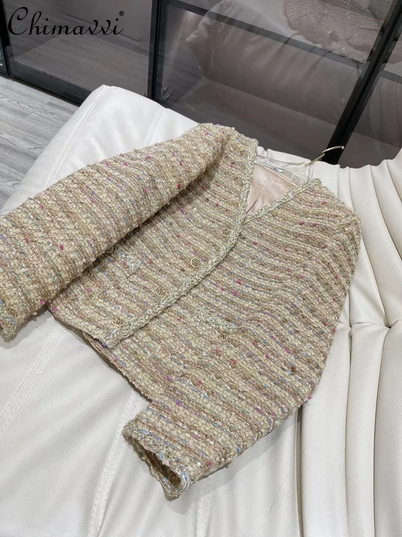 2023 Spring and Autumn New French Retro Golden Sequined Wool Coat High-End V-neck Long Sleeve Elegant Jackets All-Matching
2023 Spring and Autumn New French Retro Golden Sequined Wool Coat High-End V-neck Long Sleeve Elegant Jackets All-Matching