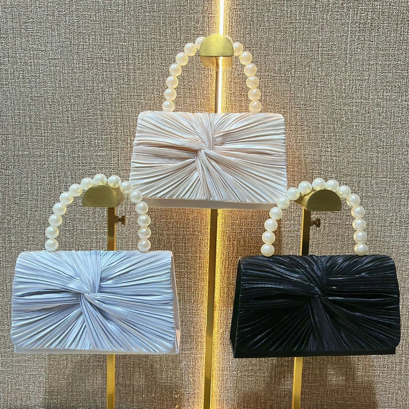 Women's Luxury Sweet Pleated Evening Bag Fashionable Pearl Handle Banquet Handbag Wedding Party Dress Bridal Dinner Clutches Bag
Women's Luxury Sweet Pleated Evening Bag Fashionable Pearl Handle Banquet Handbag Wedding Party Dress Bridal Dinner Clutches Bag