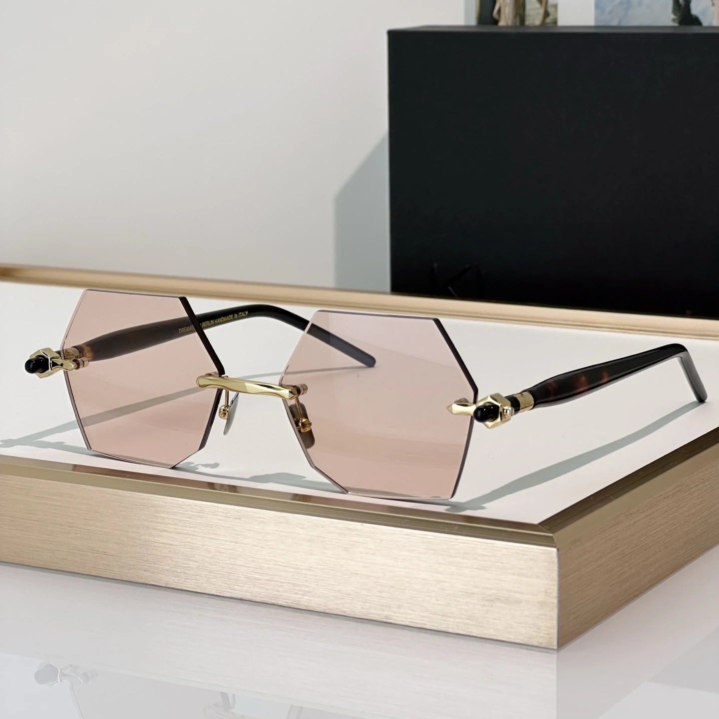 Original Brand Sunglasses KUB Maske P53 Hexagon Frameless Sunglasses Men's for Beach Fashion popular Sunglasses Woman 2025
Original Brand Sunglasses KUB Maske P53 Hexagon Frameless Sunglasses Men's for Beach Fashion popular Sunglasses Woman 2025