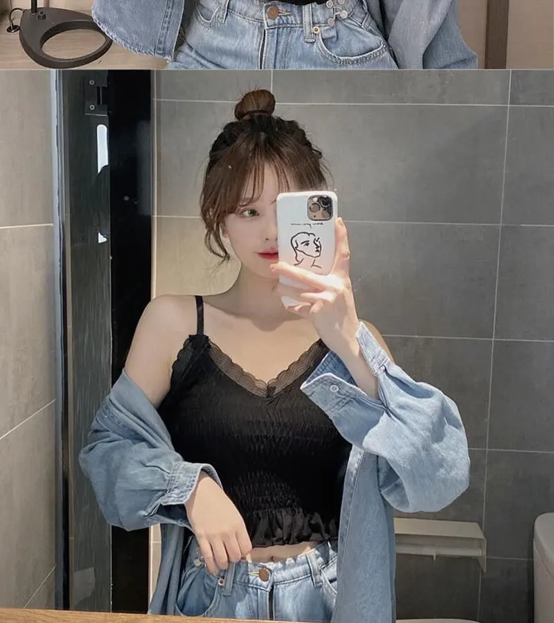 Lace Pleated Camisole Vest For Women Worn Externally & Internally V-tie Sling With Chest Cushion Solid Color Summer Camisole
Lace Pleated Camisole Vest For Women Worn Externally & Internally V-tie Sling With Chest Cushion Solid Color Summer Camisole