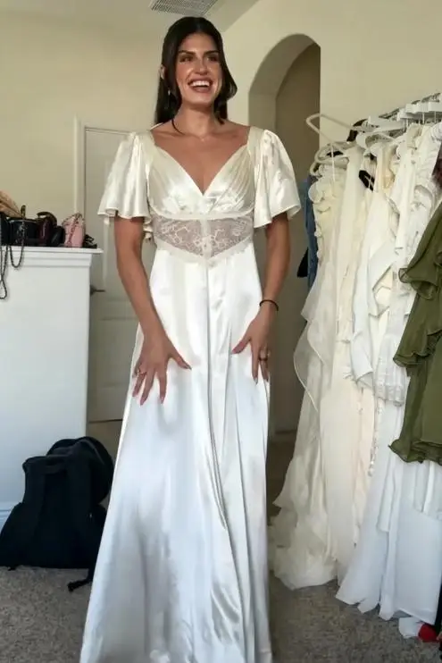 White satin women's dress elegant V-neck waist lace inlaid airplane sleeve long dresses 2026 summer new date casual party outfit
White satin women's dress elegant V-neck waist lace inlaid airplane sleeve long dresses 2026 summer new date casual party outfit