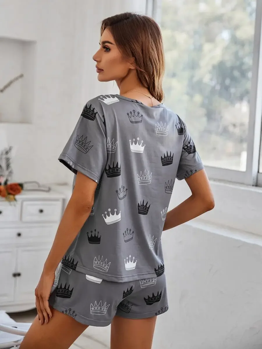 Crown Print Short Sleeve Sleep Top And Shorts Pajama Set
Crown Print Short Sleeve Sleep Top And Shorts Pajama Set