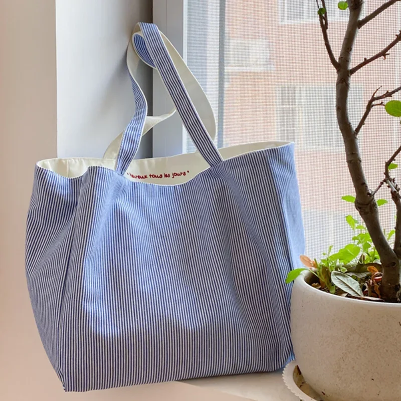 Double Sided Striped Shoulder Bag Women Casual Large Capacity Letter Embroidery Totes College Student Canvas Commuting Bags
Double Sided Striped Shoulder Bag Women Casual Large Capacity Letter Embroidery Totes College Student Canvas Commuting Bags