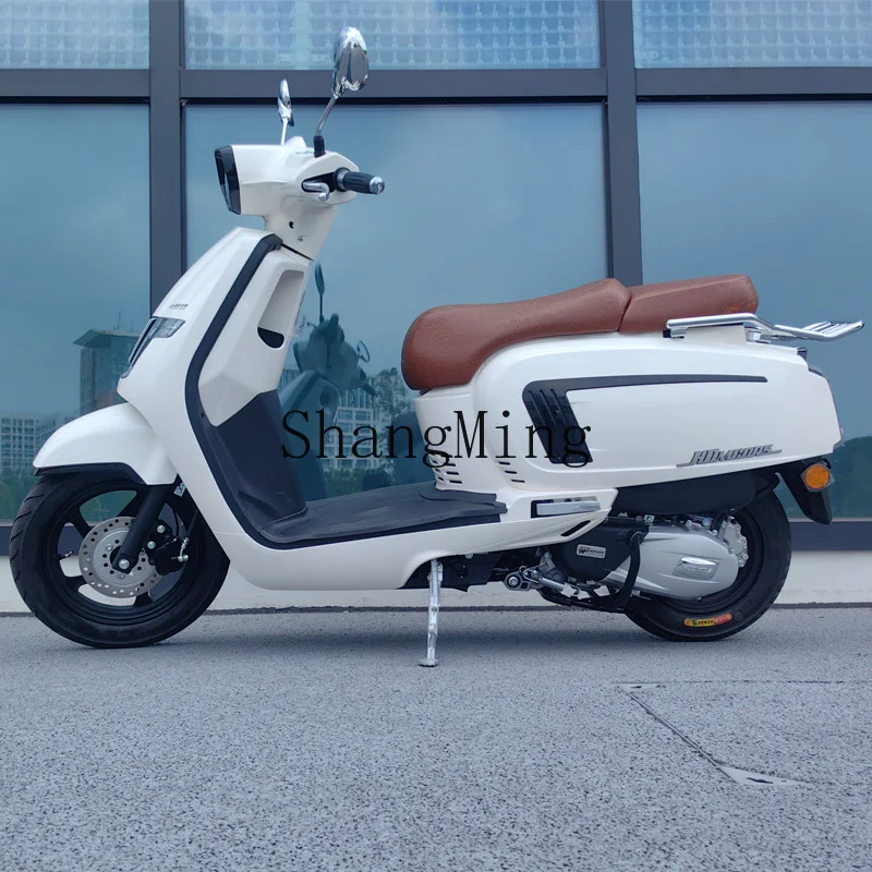 CL125 pedal motorcycle retro national four EFI long-distance transportation new model
CL125 pedal motorcycle retro national four EFI long-distance transportation new model
