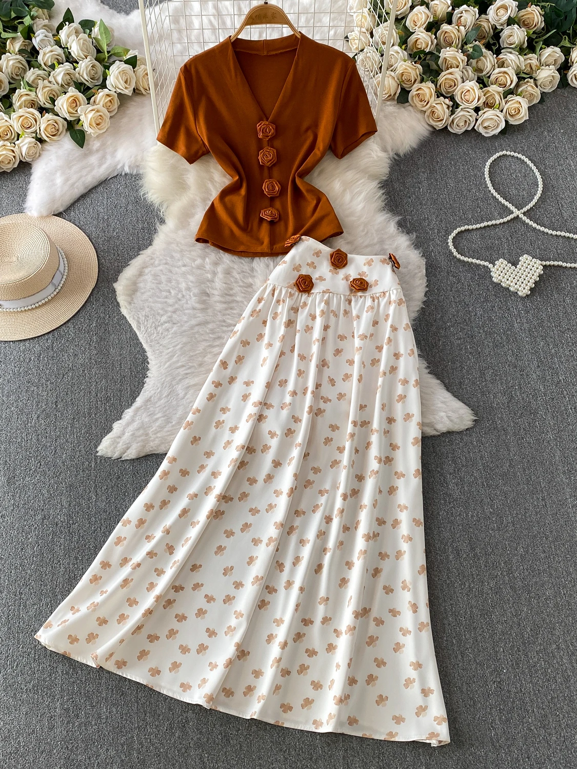 Elegant Floral Print V-Neck Top And High Waist Skirt Two-Piece Set Fashionable 3D Flowers Lightweight Luxury Style for Women
Elegant Floral Print V-Neck Top And High Waist Skirt Two-Piece Set Fashionable 3D Flowers Lightweight Luxury Style for Women