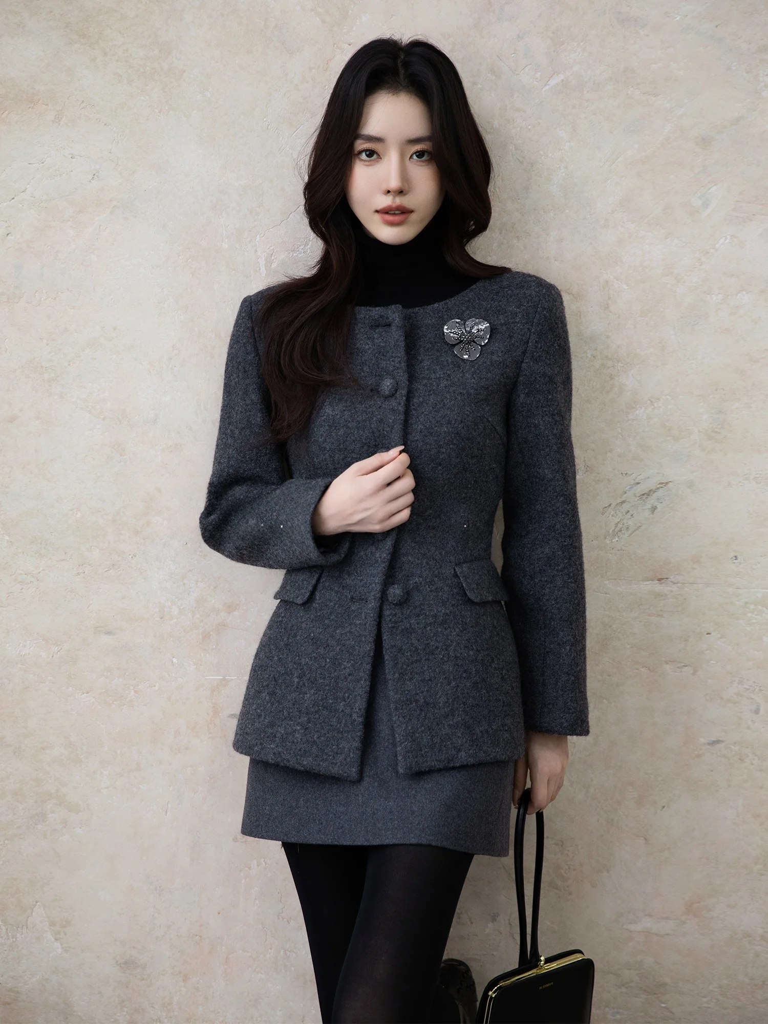 Современное шерстяное пальто Touchin Haute Paris Fashion Miu Series, приталенное, с длинными рукавами, круглым вырезом, на одной пуговице, однотонное
Современное шерстяное пальто Touchin Haute Paris Fashion Miu Series, приталенное, с длинными рукавами, круглым вырезом, на одной пуговице, однотонное