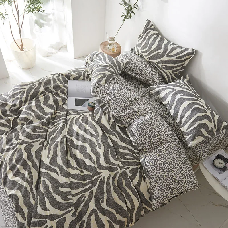 Leopard Black White Print Duvet Cove Set with Pillow Case for Twin Full Queen and King Size Home Living Bedding Sets No Sheet
Leopard Black White Print Duvet Cove Set with Pillow Case for Twin Full Queen and King Size Home Living Bedding Sets No Sheet