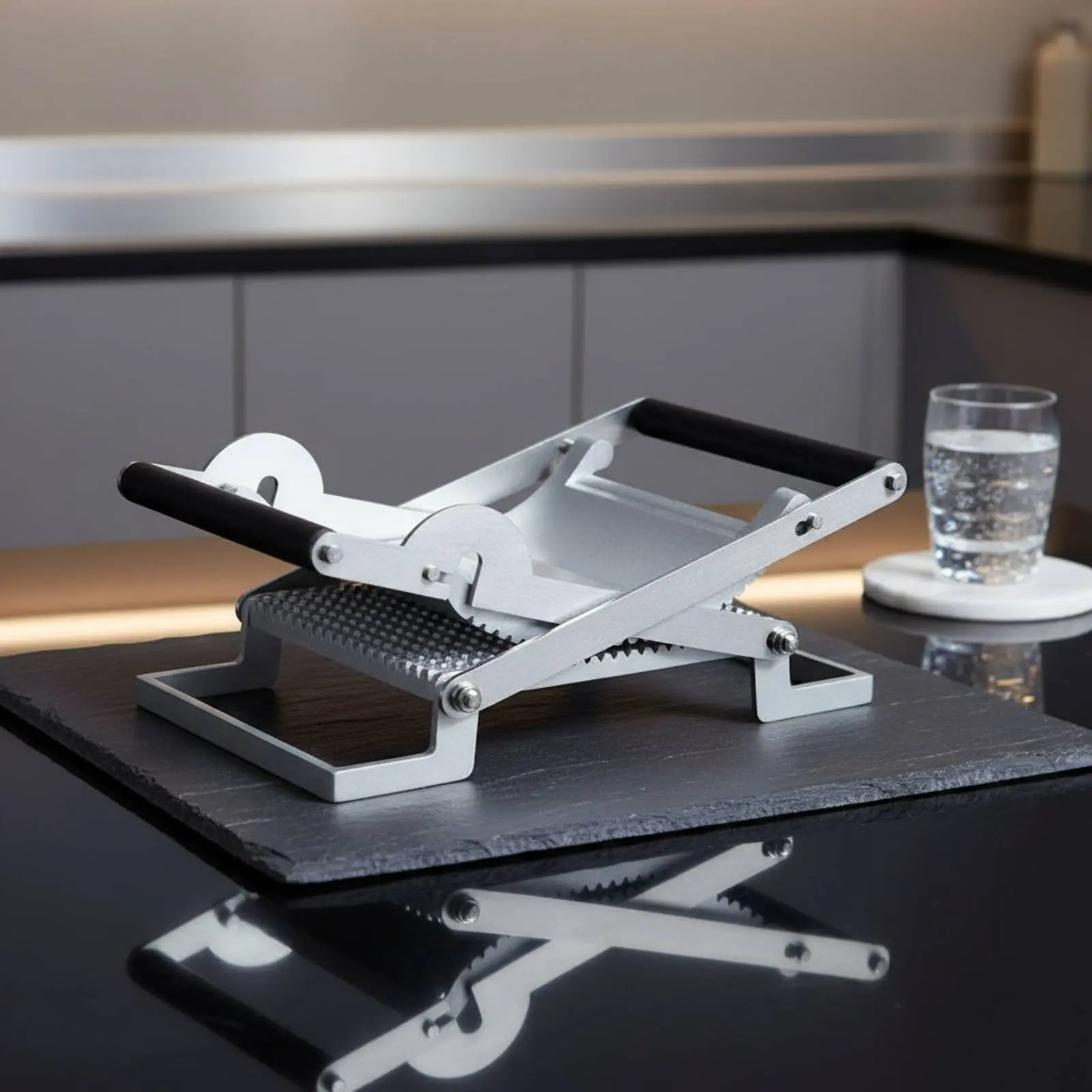 Manual Meat Tenderizer Tenderizes and Flattens Meat Flattener Press Schnitzel Fabricator Press Enhances Marinade Absorption
Manual Meat Tenderizer Tenderizes and Flattens Meat Flattener Press Schnitzel Fabricator Press Enhances Marinade Absorption