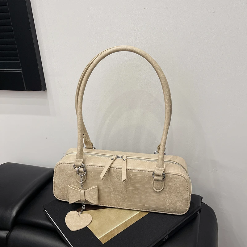 Light Luxury Women PU Leather Shoulder Bags Retro French Style Bow Pendant Underarm Bag Versatile Commuting Fashion Handbags
Light Luxury Women PU Leather Shoulder Bags Retro French Style Bow Pendant Underarm Bag Versatile Commuting Fashion Handbags