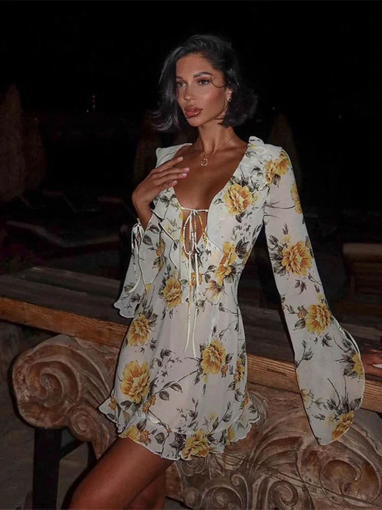 Женское платье с V-образным вырезом, длинным рукавом и цветочным принтом
Женское платье с V-образным вырезом, длинным рукавом и цветочным принтом