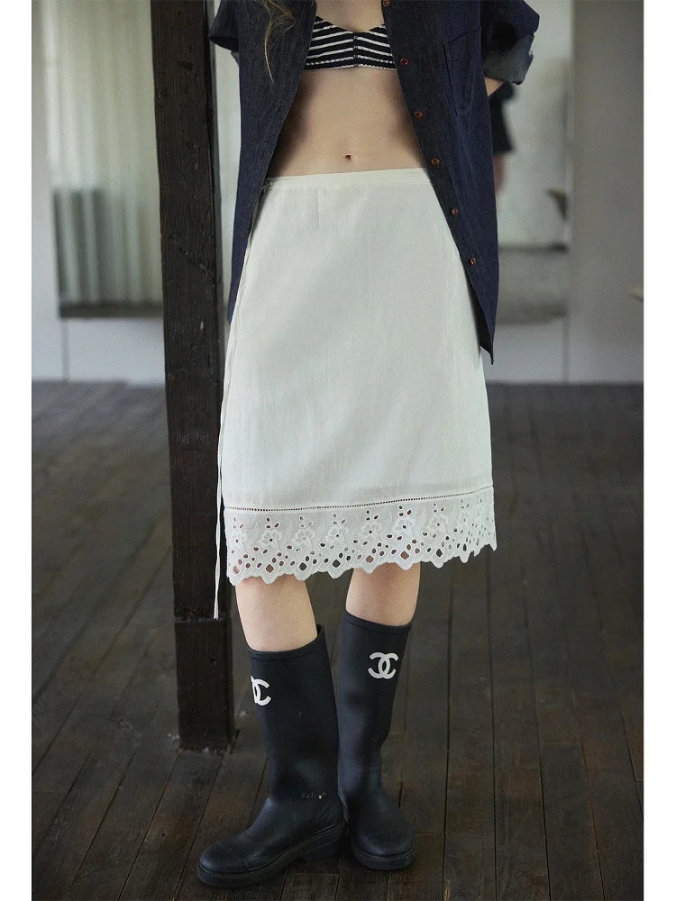 Юбка Nice People 2025SS из льна с кружевной отделкой, вышивкой и вырезами, в стиле пэчворк, для повседневной носки, со средней талией, свободного кроя, А-силуэт
Юбка Nice People 2025SS из льна с кружевной отделкой, вышивкой и вырезами, в стиле пэчворк, для повседневной носки, со средней талией, свободного кроя, А-силуэт