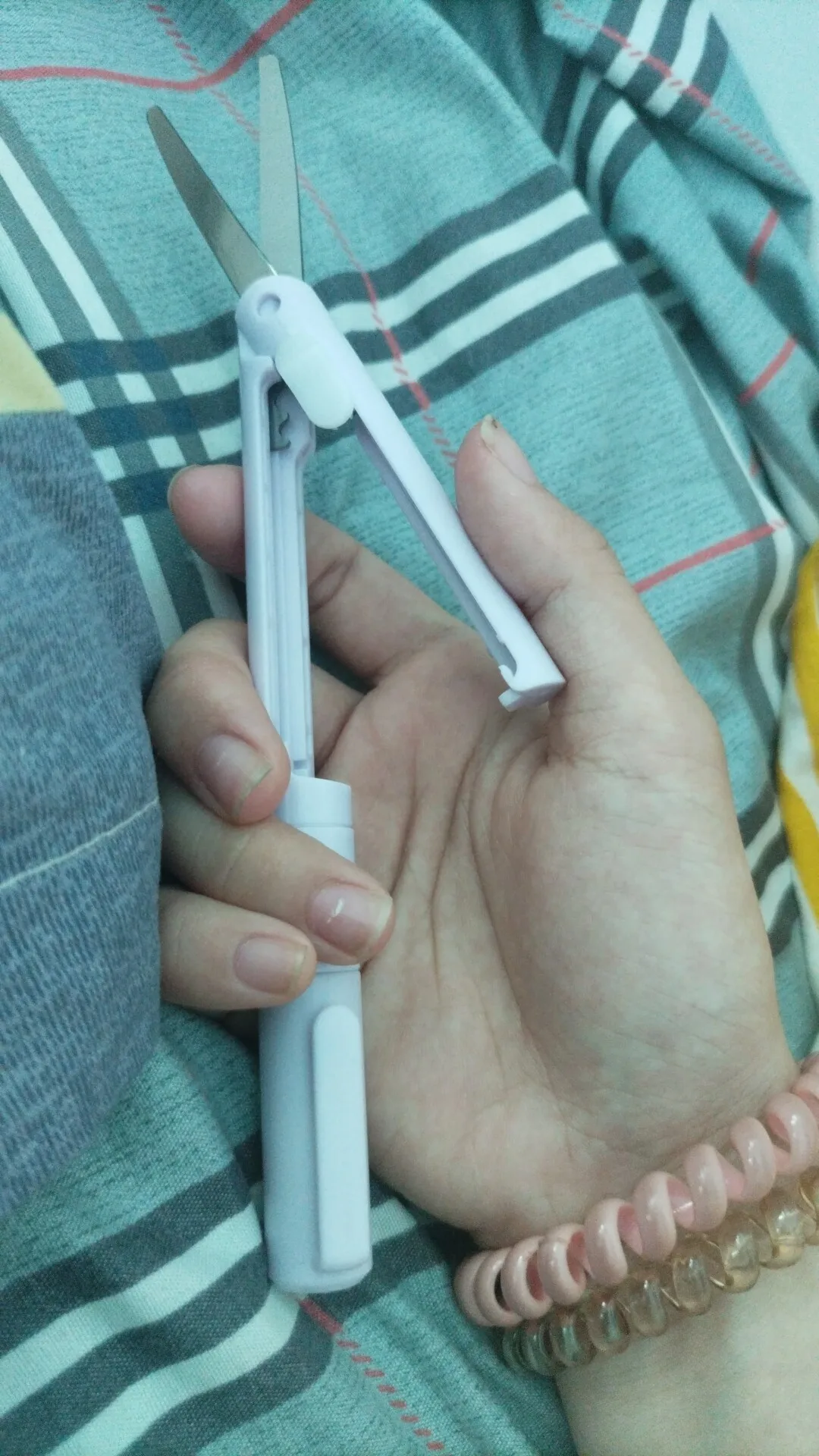 Mini Foldable Portable Scissors Paper Cutter Knife 2 In 1 Multifunctional Pocket Pen Shape Scrapbooking Carving Cutting Art Tool
Mini Foldable Portable Scissors Paper Cutter Knife 2 In 1 Multifunctional Pocket Pen Shape Scrapbooking Carving Cutting Art Tool