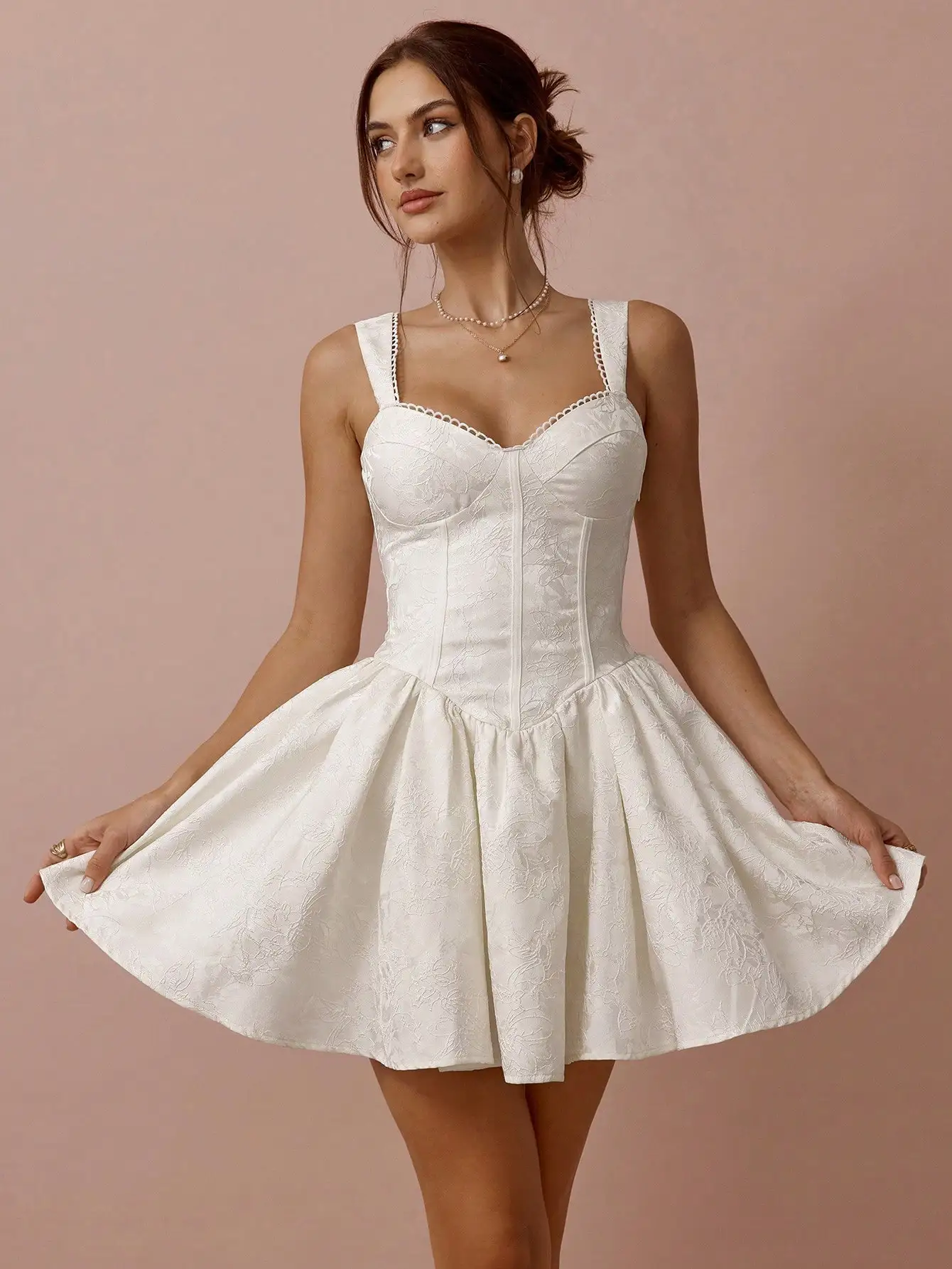 White Floral Jacquard Sweetheart Corset Mini Dress With Lace Trim And Flared Skirt For Summer Wedding Guest Party
White Floral Jacquard Sweetheart Corset Mini Dress With Lace Trim And Flared Skirt For Summer Wedding Guest Party