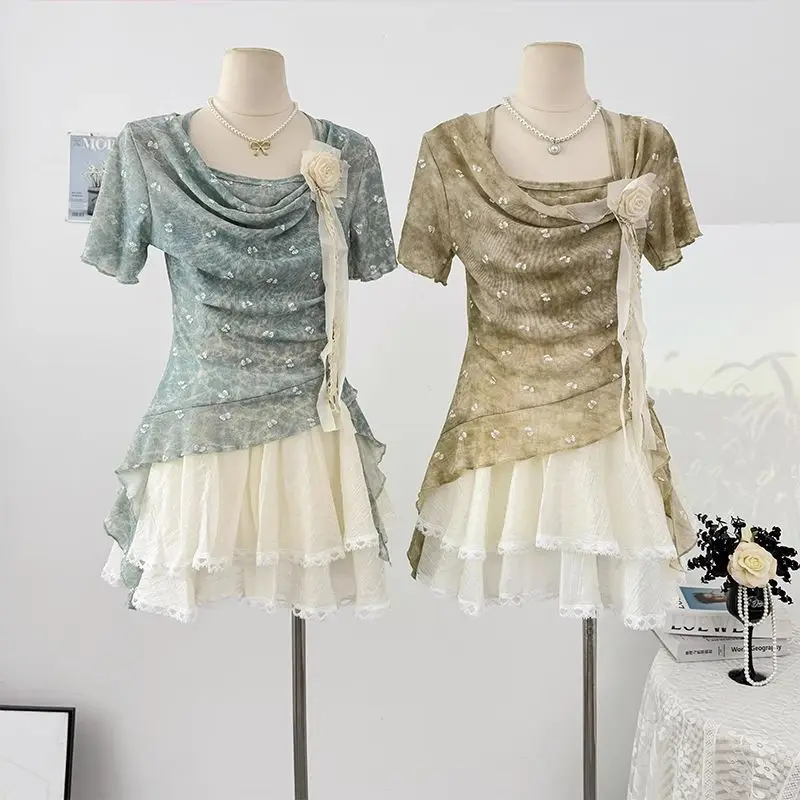 Irregular ribbon splicing floral printing short sleeved T-shirt+lace fluffy cake short skirt women's summer new sweet set
Irregular ribbon splicing floral printing short sleeved T-shirt+lace fluffy cake short skirt women's summer new sweet set