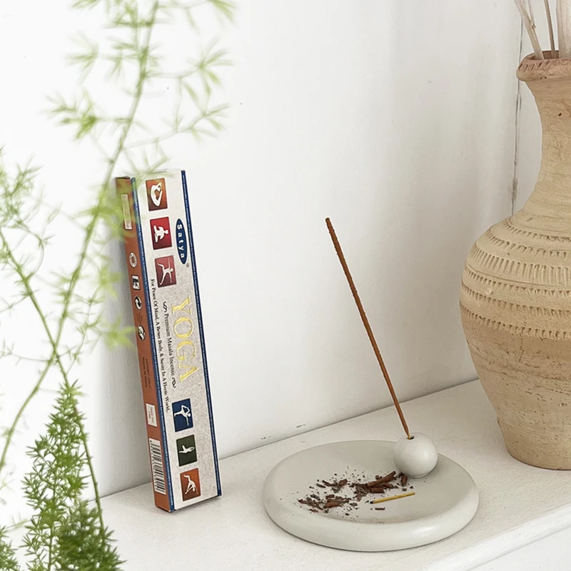 Homemade Simple White Ceramic Incense Plate Nordic Desktop Jewelry Plate Countertop Creative Flower Arrangement decoración hogar
Homemade Simple White Ceramic Incense Plate Nordic Desktop Jewelry Plate Countertop Creative Flower Arrangement decoración hogar