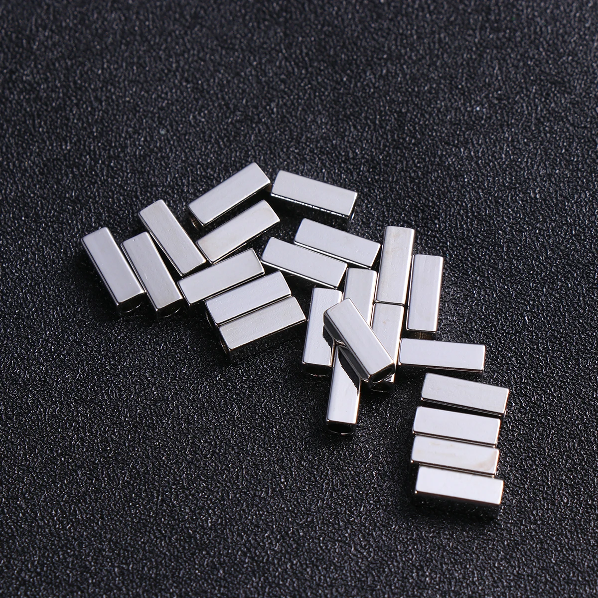 50 Pcs The Circle Rectangular Hollow Tube Necklace Cuboid Copper Beads for Jewelry Making
50 Pcs The Circle Rectangular Hollow Tube Necklace Cuboid Copper Beads for Jewelry Making