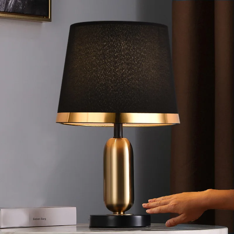 Customized Hotel luxury modern black fabric lampshade desk lamp home decoration night lamp bedside lamp
Customized Hotel luxury modern black fabric lampshade desk lamp home decoration night lamp bedside lamp