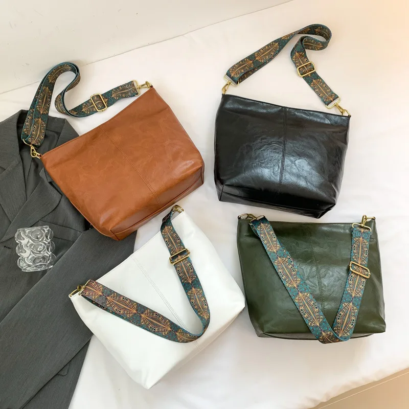 Tote Bag Women's Bag New Large-capacity Soft Leather Shoulder Bag Retro Casual Portable Bucket Bag Shopping And Travel Tote Bags
Tote Bag Women's Bag New Large-capacity Soft Leather Shoulder Bag Retro Casual Portable Bucket Bag Shopping And Travel Tote Bags