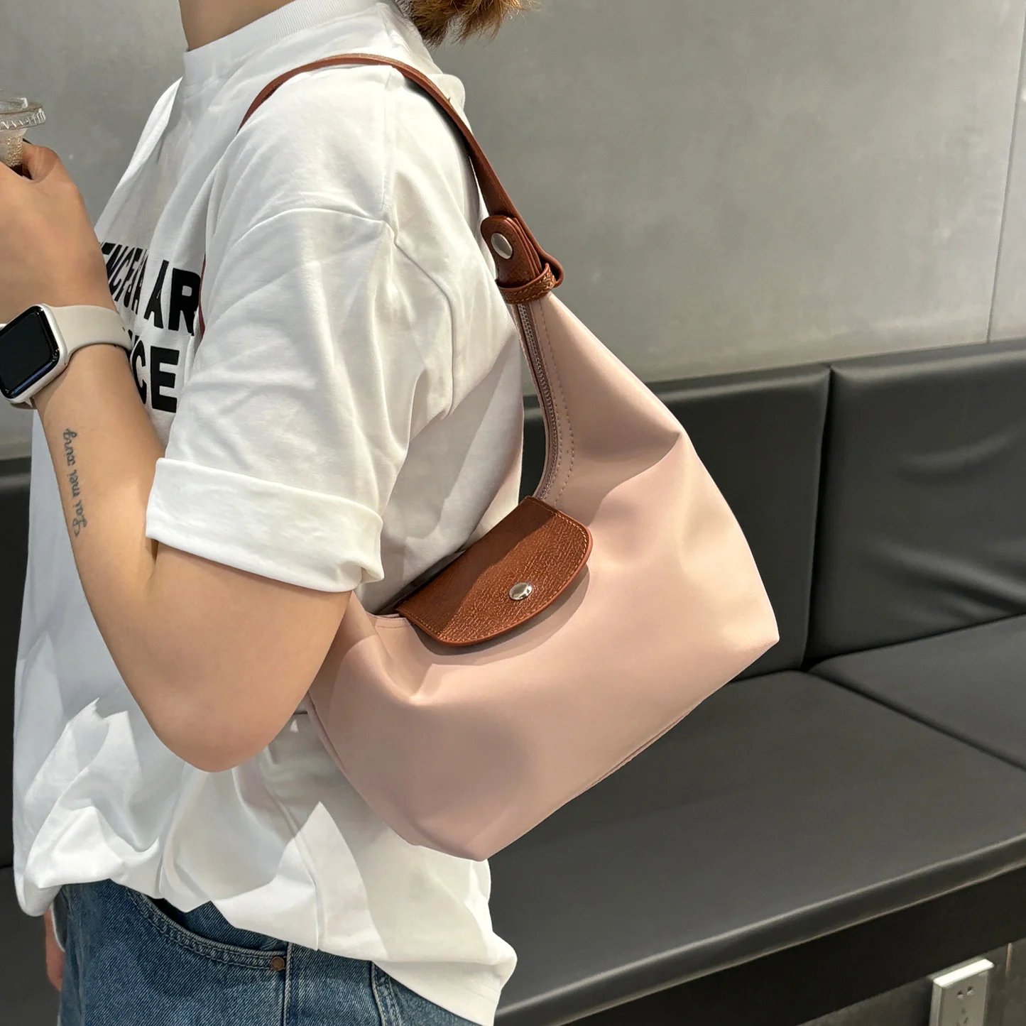 2025 New Ox Cloth Canvas Crossbody Bag Lightweight Casual Moon Tooth Handheld Bag Tote Bag Youth Summer Faion Tote
2025 New Ox Cloth Canvas Crossbody Bag Lightweight Casual Moon Tooth Handheld Bag Tote Bag Youth Summer Faion Tote