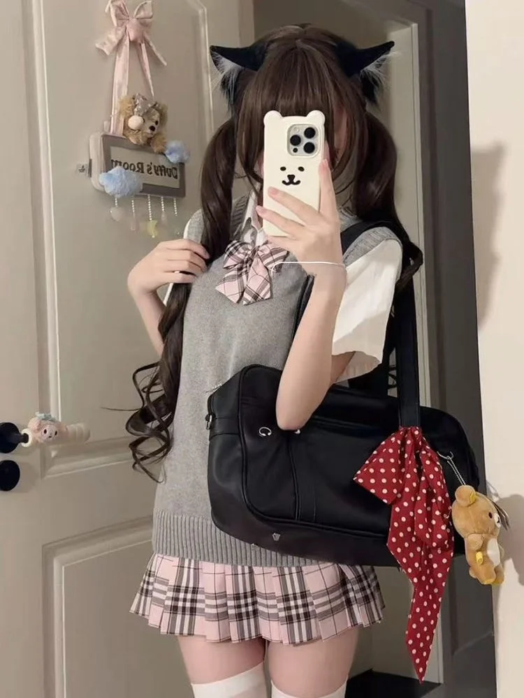 Ранняя осень Вязаный жилет и юбка с v-образным вырезом Комплект College Sle Универсальный весенний JK orm ort Sve Воротник Застежка на пуговицы
Ранняя осень Вязаный жилет и юбка с v-образным вырезом Комплект College Sle Универсальный весенний JK orm ort Sve Воротник Застежка на пуговицы