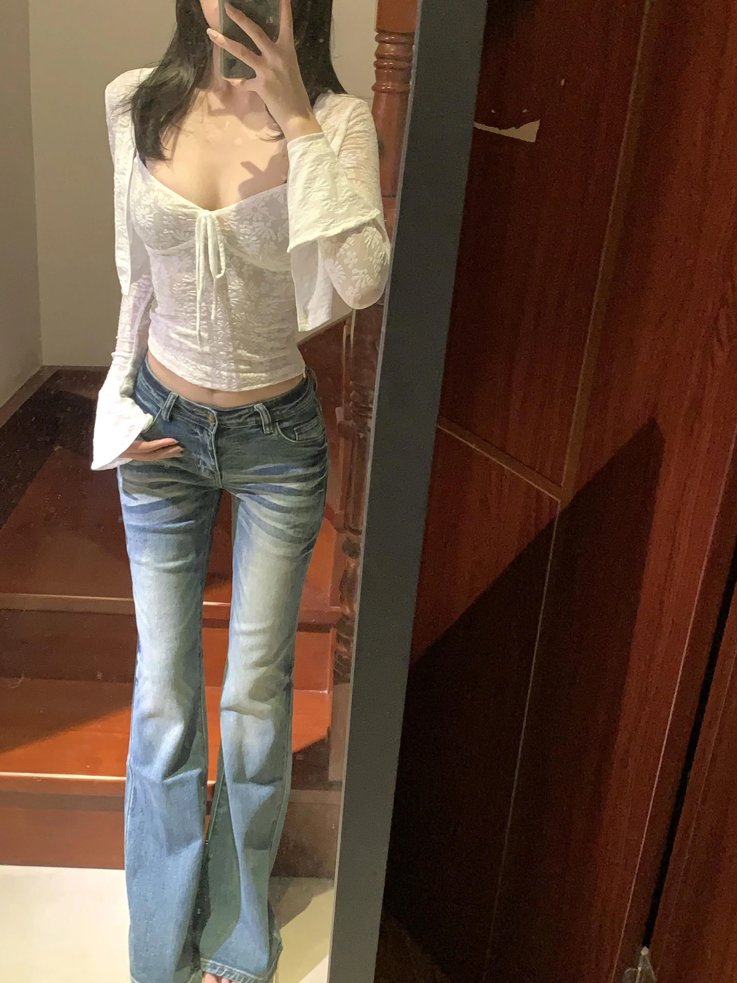 Retro Low Waist Tightened Bell Bot Jeans Women's Spring Autumn New High Length Slimming Straight Leggings Blue Denim
Retro Low Waist Tightened Bell Bot Jeans Women's Spring Autumn New High Length Slimming Straight Leggings Blue Denim