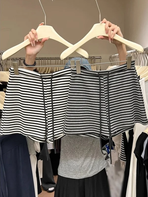 High Waist A-Line Stripe Color Block Skirt Shorts Women's Summer Trendy Commute Style Loose Fit Belted Korean Version
High Waist A-Line Stripe Color Block Skirt Shorts Women's Summer Trendy Commute Style Loose Fit Belted Korean Version