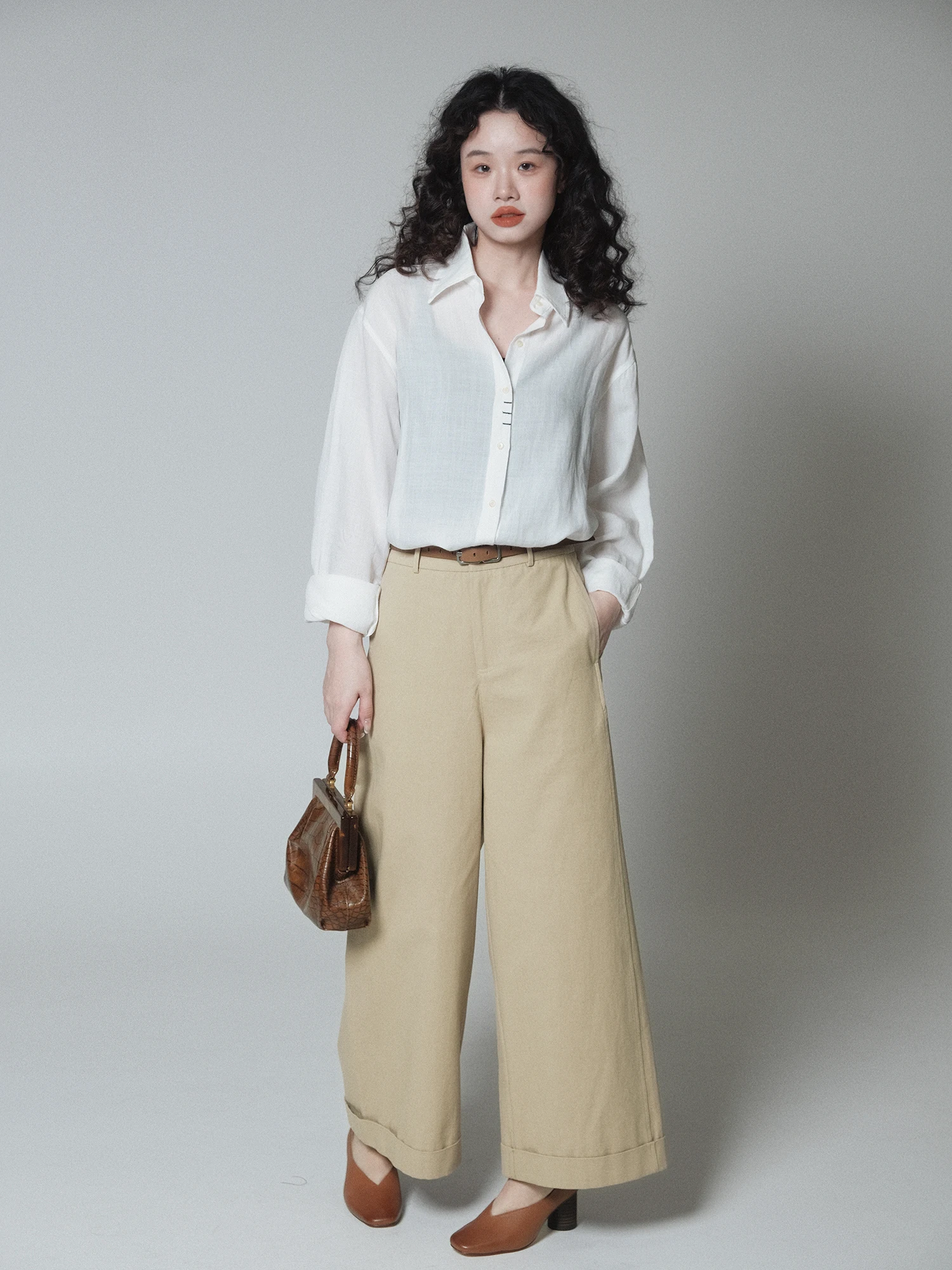 High Density Pure Cotton Cuffed Straight Leg Casual Pants Spring 2026 Color Versatile Long Pants for Women
High Density Pure Cotton Cuffed Straight Leg Casual Pants Spring 2026 Color Versatile Long Pants for Women