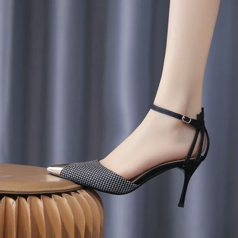 Outdoor Pumps Sandals for Women Low Price Comfortable and Elegant Shoe Summer 2025 High Quality Daily Designer Trend Woman Shoes
Outdoor Pumps Sandals for Women Low Price Comfortable and Elegant Shoe Summer 2025 High Quality Daily Designer Trend Woman Shoes