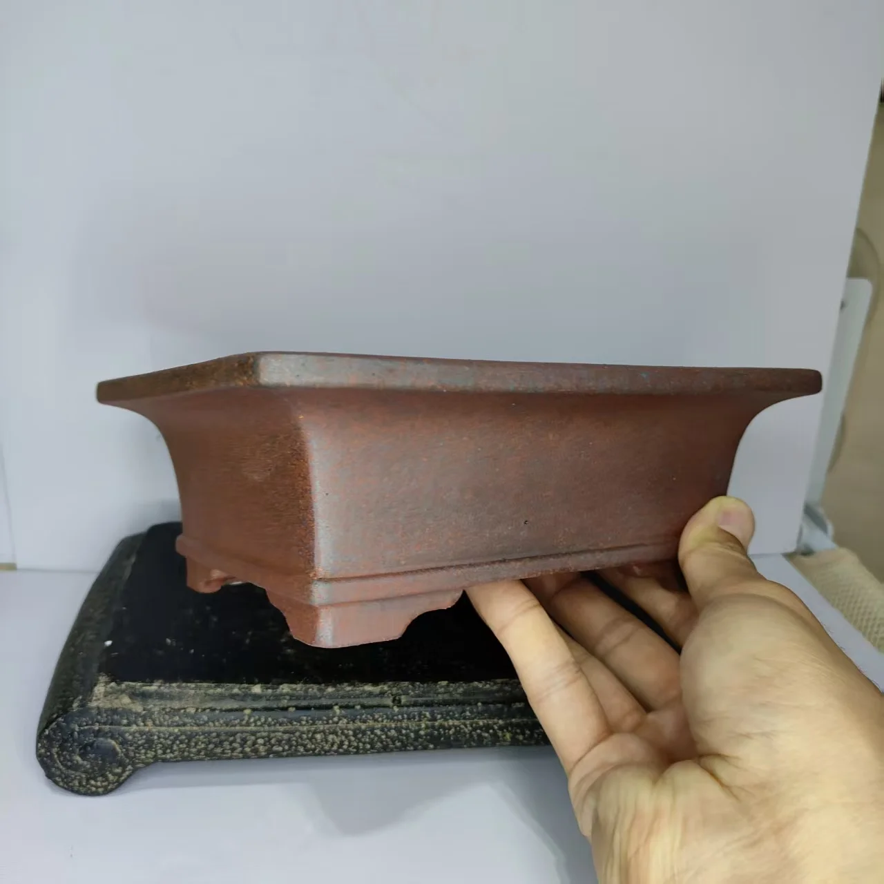 Прямоугольный горшок для бонсай из золотой глины, неглазурованный, с широким горлышком
Прямоугольный горшок для бонсай из золотой глины, неглазурованный, с широким горлышком