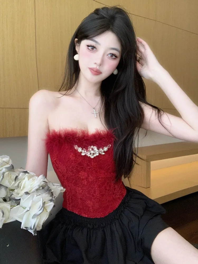 Elegant Pure Desire Sexy Lace Design Diamond Embellished Fur Wrap Bustier Tank Top Women's Inner Wear Korean Style Commute
Elegant Pure Desire Sexy Lace Design Diamond Embellished Fur Wrap Bustier Tank Top Women's Inner Wear Korean Style Commute