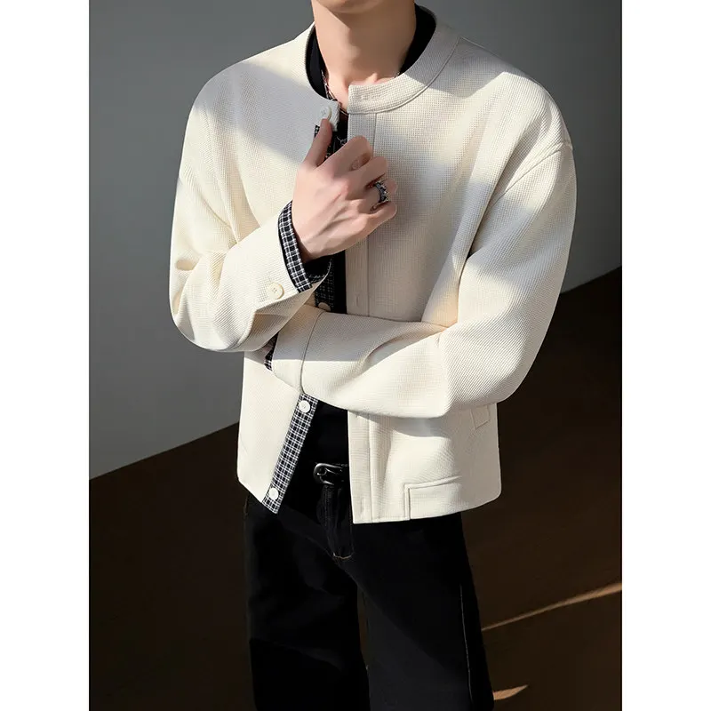 куртки для мужчин, новинка весенней коллекции, элегантный корейский дизайн с комбинированными вставками, мужская повседневная куртка с круглым воротником, приталенный крой, повседневные пальто для мужчин.
куртки для мужчин, новинка весенней коллекции, элегантный корейский дизайн с комбинированными вставками, мужская повседневная куртка с круглым воротником, приталенный крой, повседневные пальто для мужчин.